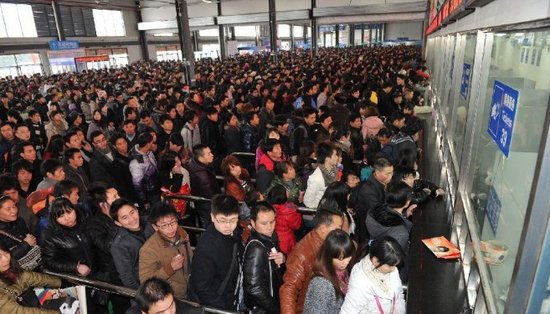 2022春运首日火车票今起开售 这些线路回家时间缩短