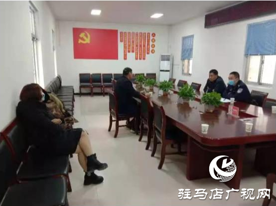 夫妻离婚引矛盾 民警化解促和谐