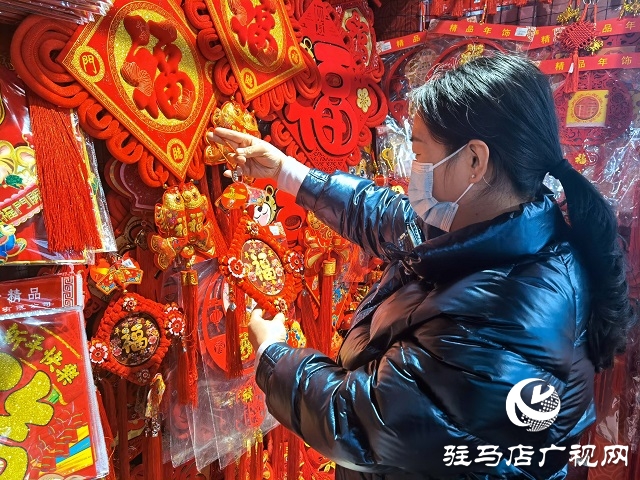 春节临近 各大超市开启年货模式