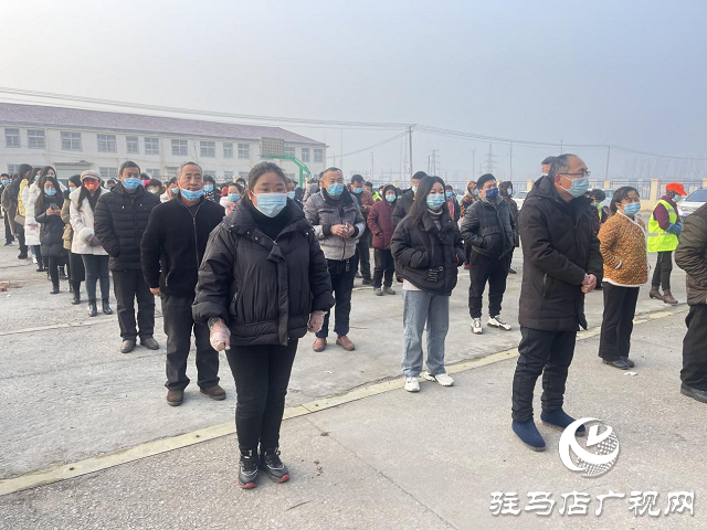 平舆县玉皇庙乡：重点行业人群集中核酸检测 筑牢防疫屏障