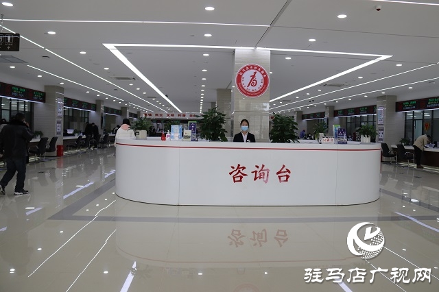 驻马店市市民中心：严控人流量 倡导网上办掌上办
