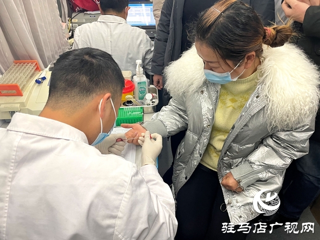 经济开发区组织区直单位干部职工开展无偿献血活动