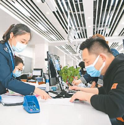 80条便民办税缴费举措出炉2022年“春风行动”这样惠及纳税人缴费人