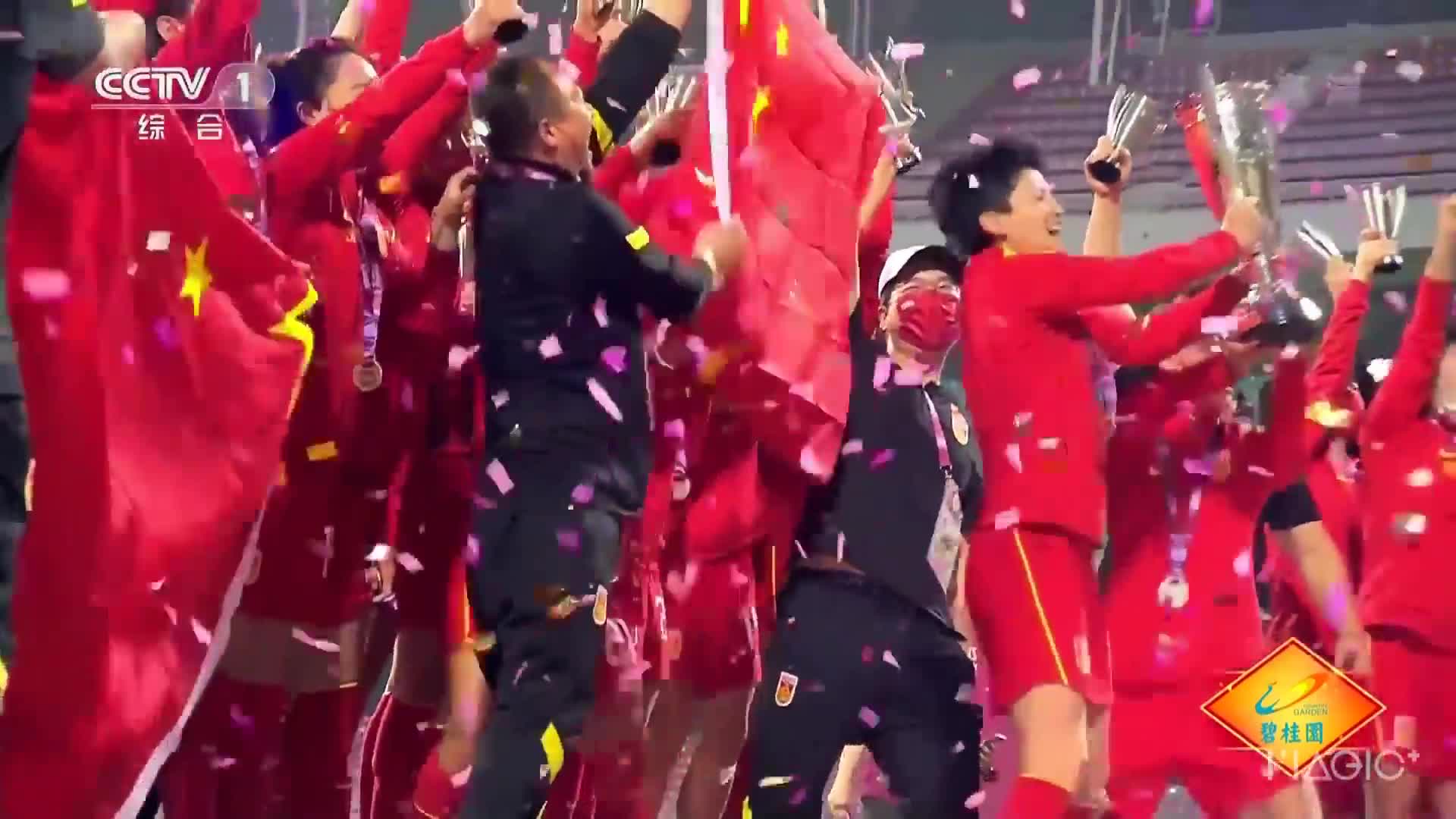 泪目！中国女足齐声唱风雨彩虹铿锵玫瑰