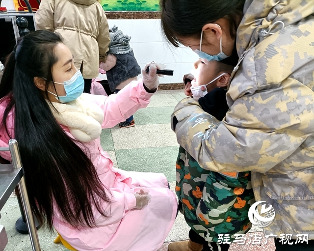 驻马店市实验幼儿园开学第一天 “冰墩墩”“雪容融”迎接小萌娃