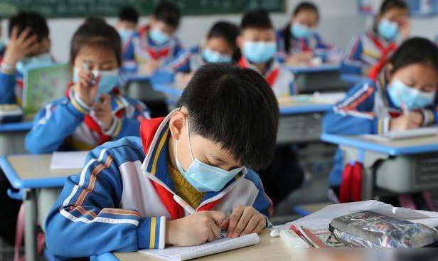 全国中小学配备法治副校长：将参与学生欺凌治理