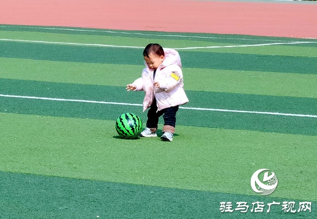 驻马店：春季到天气暖 市民户外健身忙