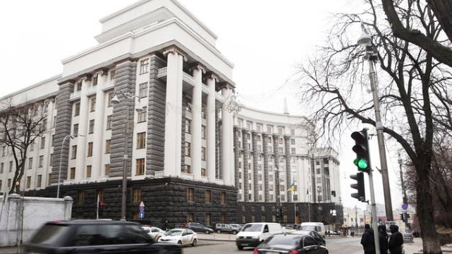 中国驻乌克兰大使馆：请在乌中国公民注意安全 车身可贴中国国旗