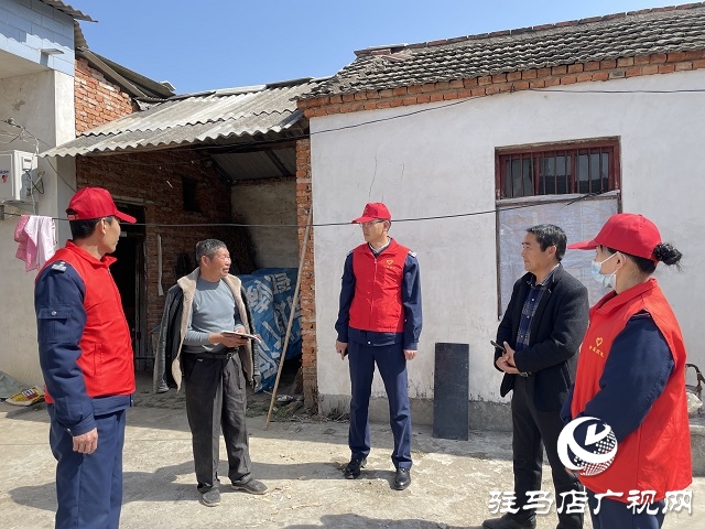 弘扬雷锋精神 关爱留守儿童