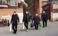 驻马店：一个孤儿的一世感恩情