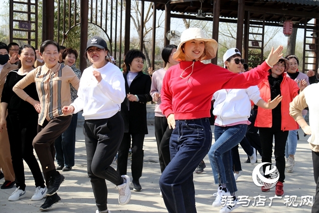 经济开发区举办庆“三八”妇女节趣味拓展团建活动