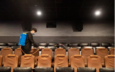 国家电影局：中高风险地区电影院一律暂不开放