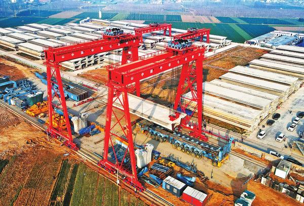 铆足干劲 追赶春光