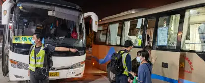 部分失事客机旅客家属正赶往广西梧州