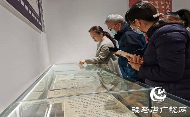 驿城区档案馆开展“走进档案馆 感受兰台墨香”档案开放日活动