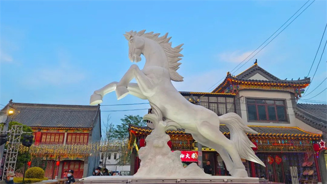 驻马店首个怀旧主题街区——皇家驿站“时光驿巷”盛大开街