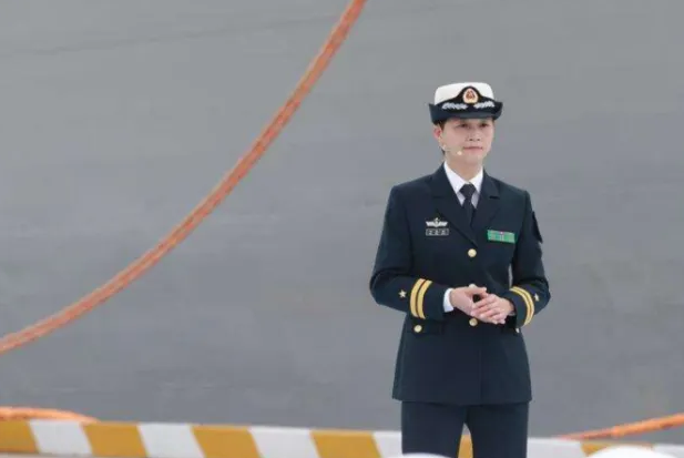 祝贺！韦慧晓成为中国海军首位女舰长