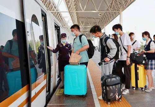 5月4日全国铁路预计发送旅客370万人