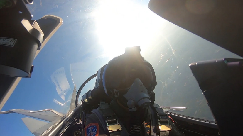 舰载机飞行员第一视角带你起飞
