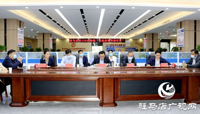 驻马店市政府副市长张威现场接听12345政务服务热线
