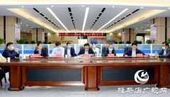 驻马店市政府副市长张威现场接听12345政务服务热线
