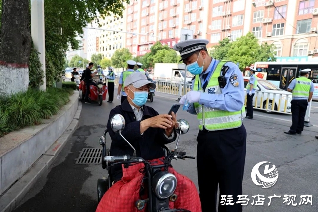 “智慧劝导”第二天，你的安全头盔戴了吗？