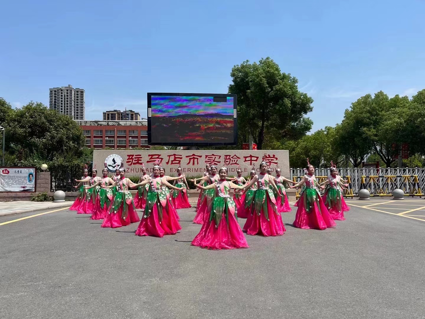 实验中学｜舞蹈《灯火里的中国》