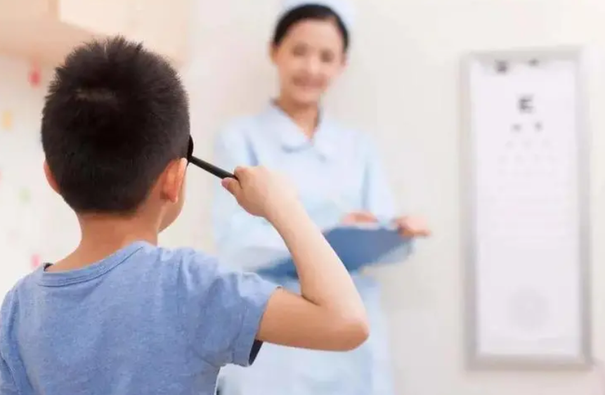一个月摘掉眼镜？儿童近视康复治疗市场乱象调查