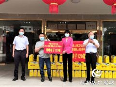 何晞一行到市残联博爱幼儿园看望特殊需要儿童