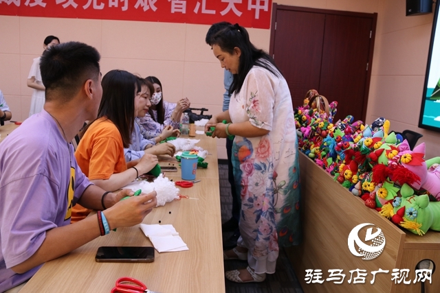 端午传思念 艾香满侨家