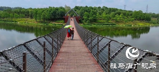雨后的滨河公园