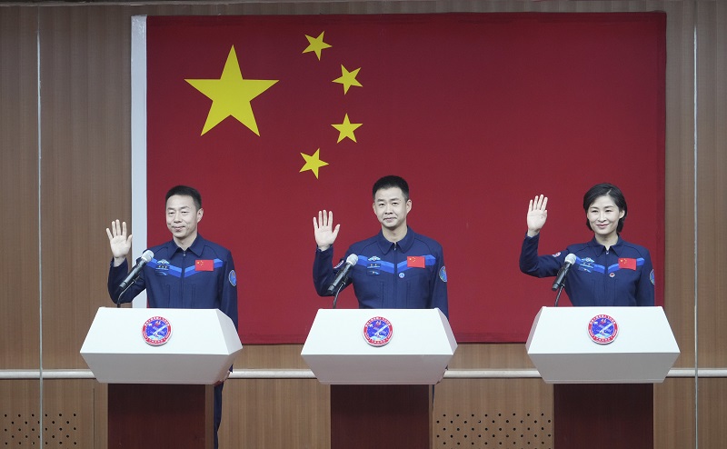 神舟十四号载人飞行任务航天员与记者见面