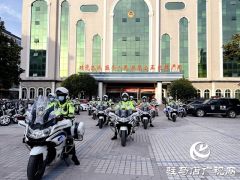 交警护航高考 学子乘风破浪
