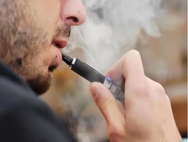酷炫包装、水果味受追捧？电子烟迎来严监管