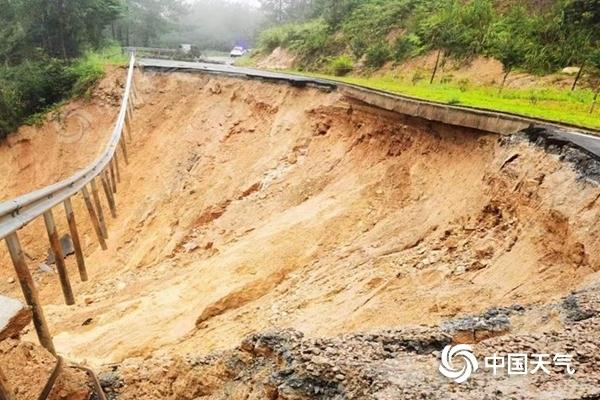 南方强降雨进入车轮战，北方局地高温或刷新极值