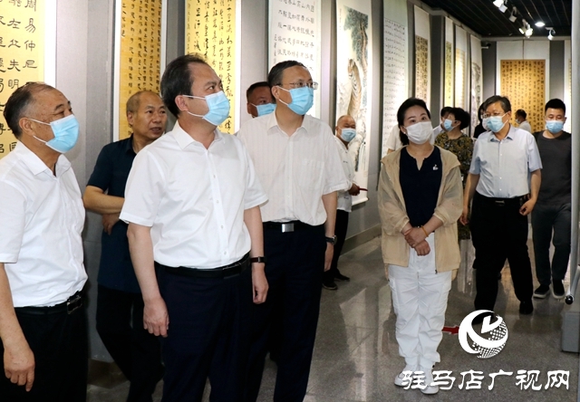 驻马店市残疾人书画大赛作品展开幕