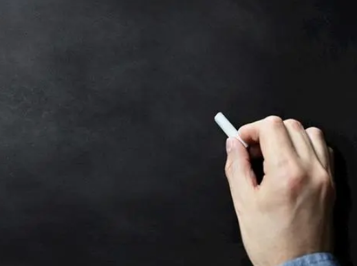 最新！驿城区2022年引进区外优秀教师50名！