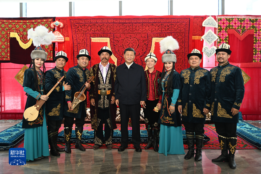 “我一直关心新疆的建设发展”——记习近平总书记在新疆考察