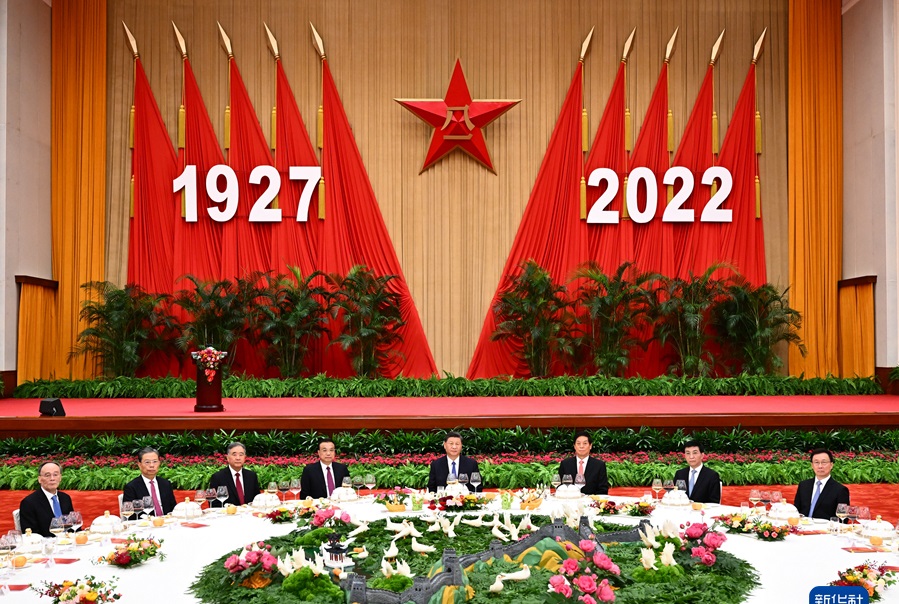 国防部举行盛大招待会 热烈庆祝中国人民解放军建军95周年