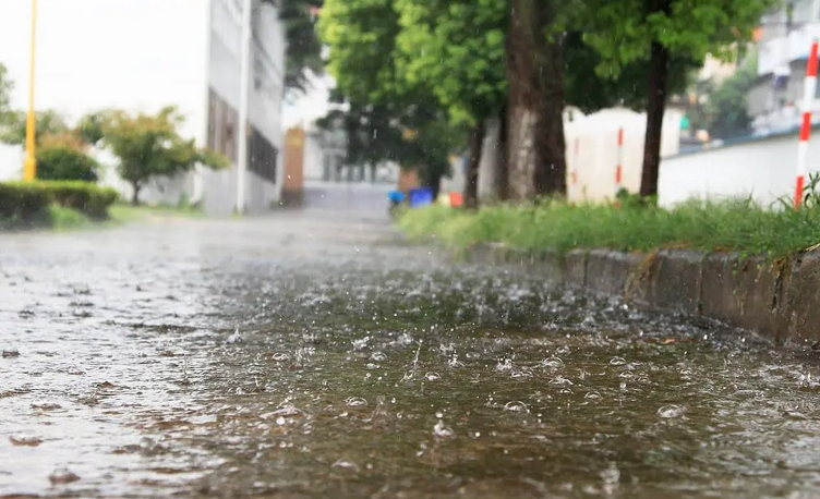 中国气象局：加强对涉山涉水户外旅游气象条件的监测预报预警