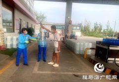 驻马店市公安局高新分局联合辖区中石油加油站开展反恐演练