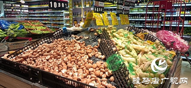 驻马店：抗击疫情 超市保供“不打烊”