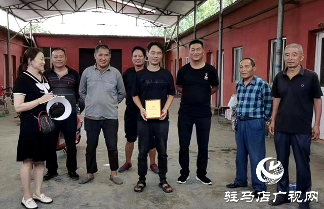  爱心捐助 情暖故乡