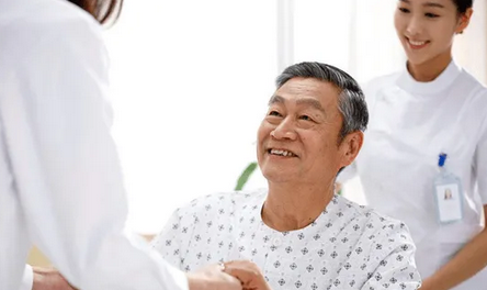 国家卫健委：不让老年人因智能技术运用而影响就医