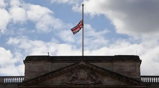 多国政要对英国女王去世表哀悼 多地降半旗