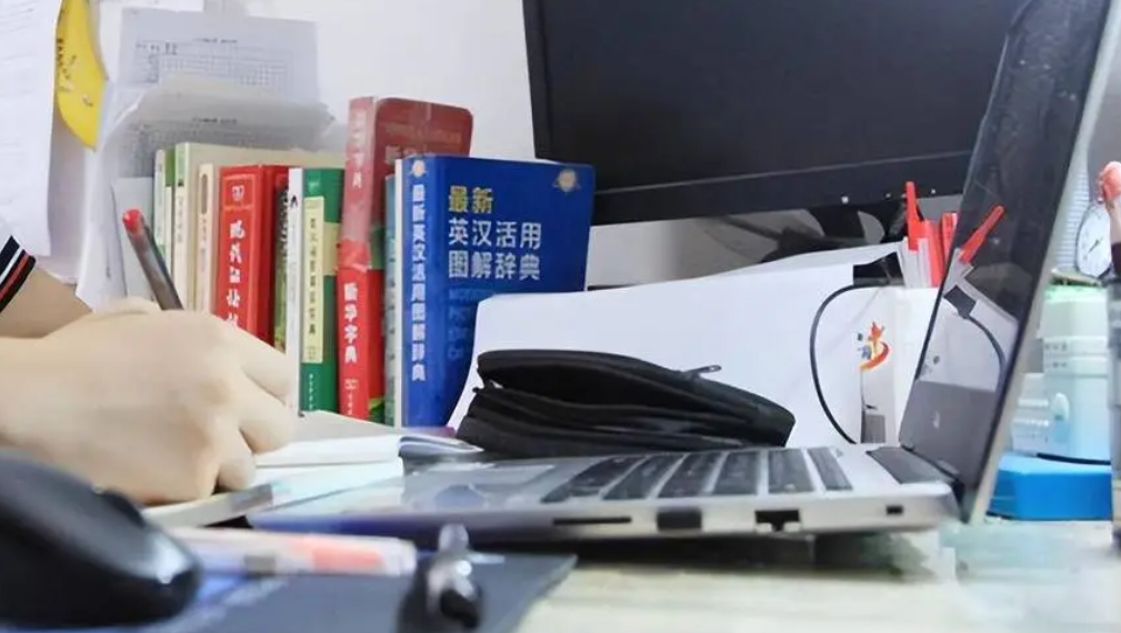 多地网课被入侵引发关注，律师：或涉嫌违法犯罪
