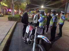 零容忍！驻马店交警严查“飙车炸街党” ！