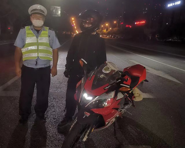 百日行动 | 驻马店交警严查“飙车炸街党” ！