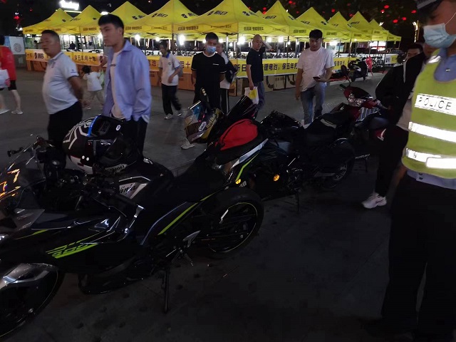百日行动 | 驻马店交警严查“飙车炸街党” ！