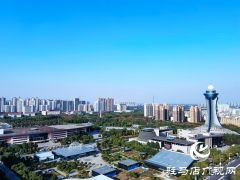驻马店：秋日景正好 天蓝绿水清